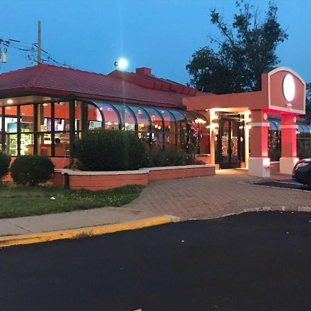 Days Inn By Wyndham Nanuet / Spring Valley Esterno foto