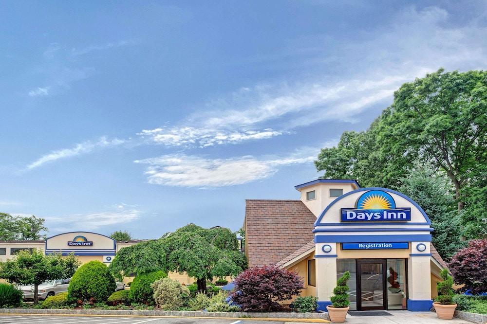 Days Inn By Wyndham Nanuet / Spring Valley Esterno foto