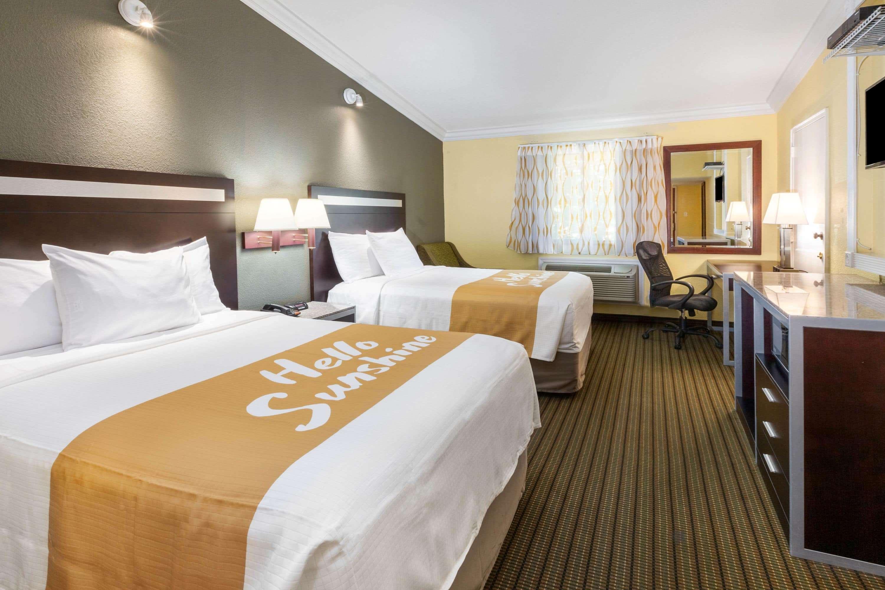 Days Inn By Wyndham Nanuet / Spring Valley Esterno foto