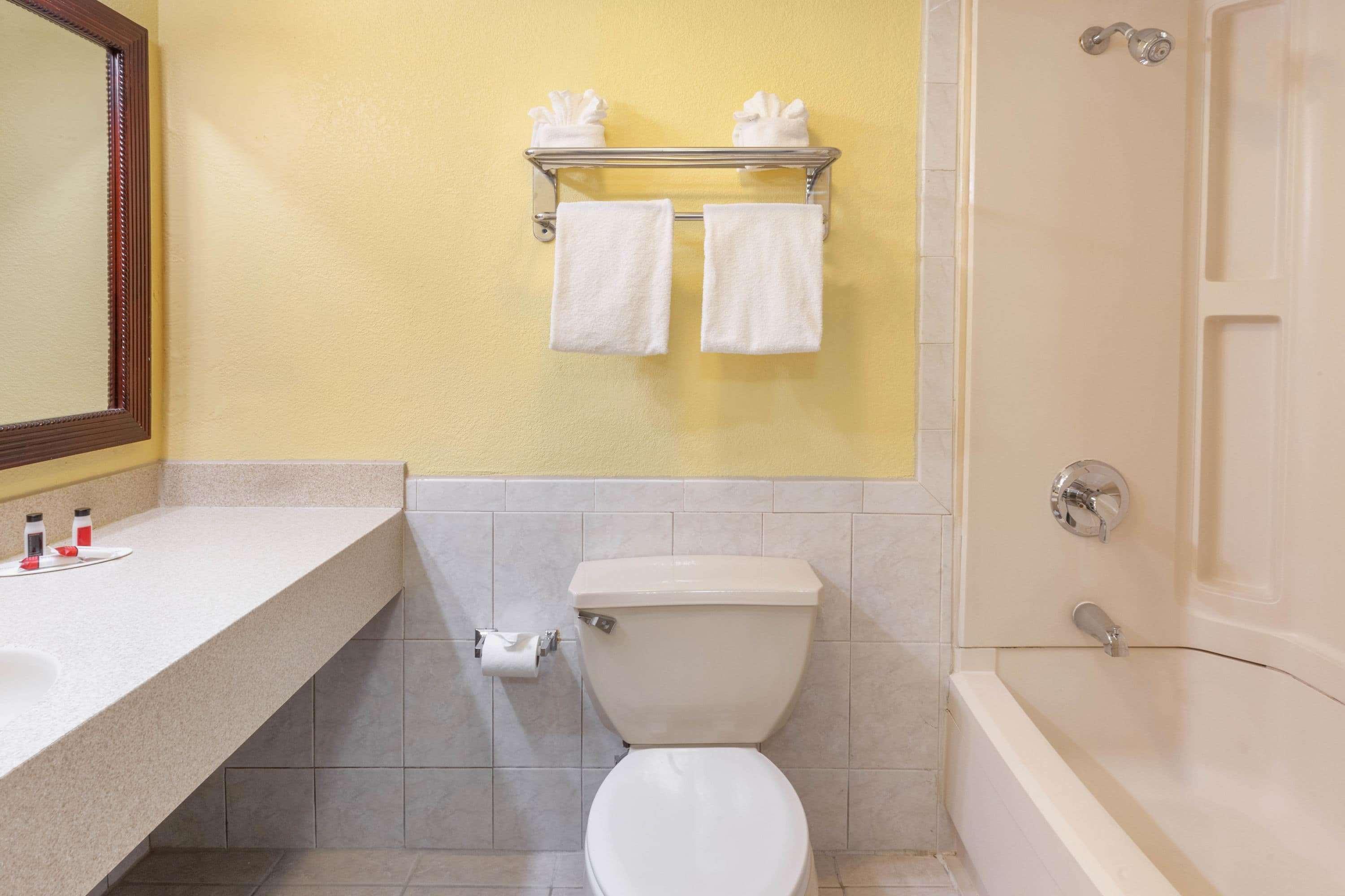Days Inn By Wyndham Nanuet / Spring Valley Esterno foto