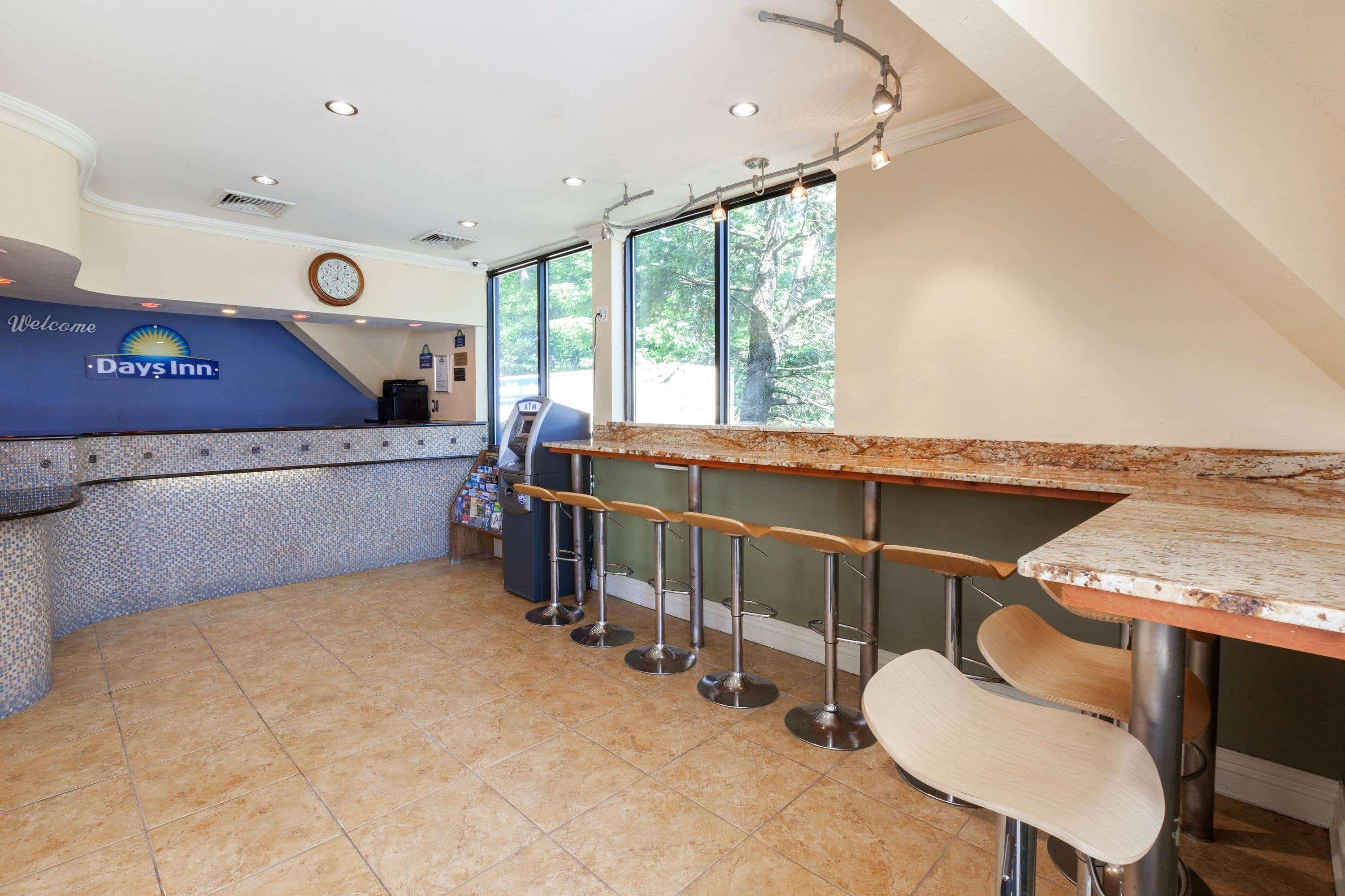 Days Inn By Wyndham Nanuet / Spring Valley Esterno foto