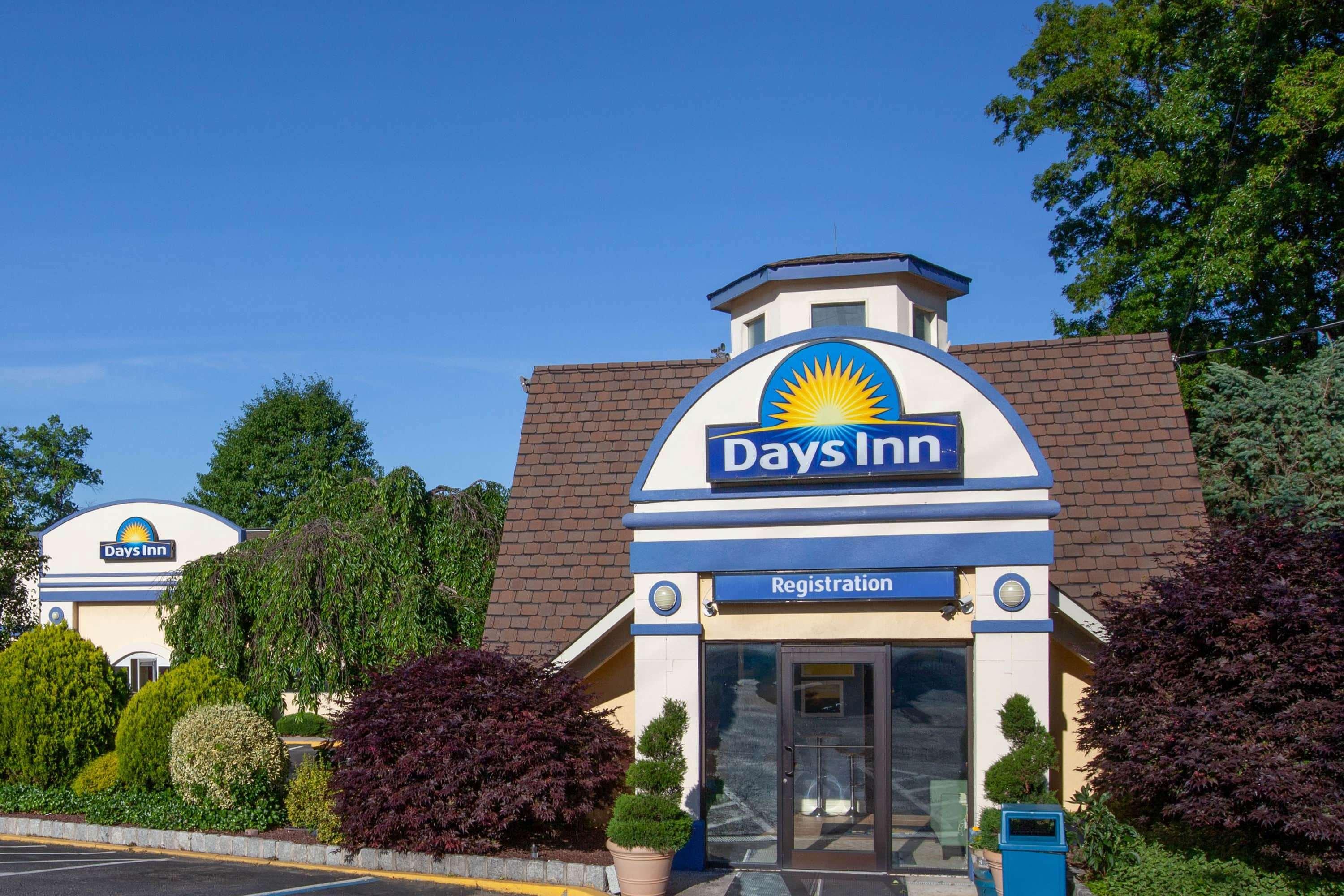 Days Inn By Wyndham Nanuet / Spring Valley Esterno foto