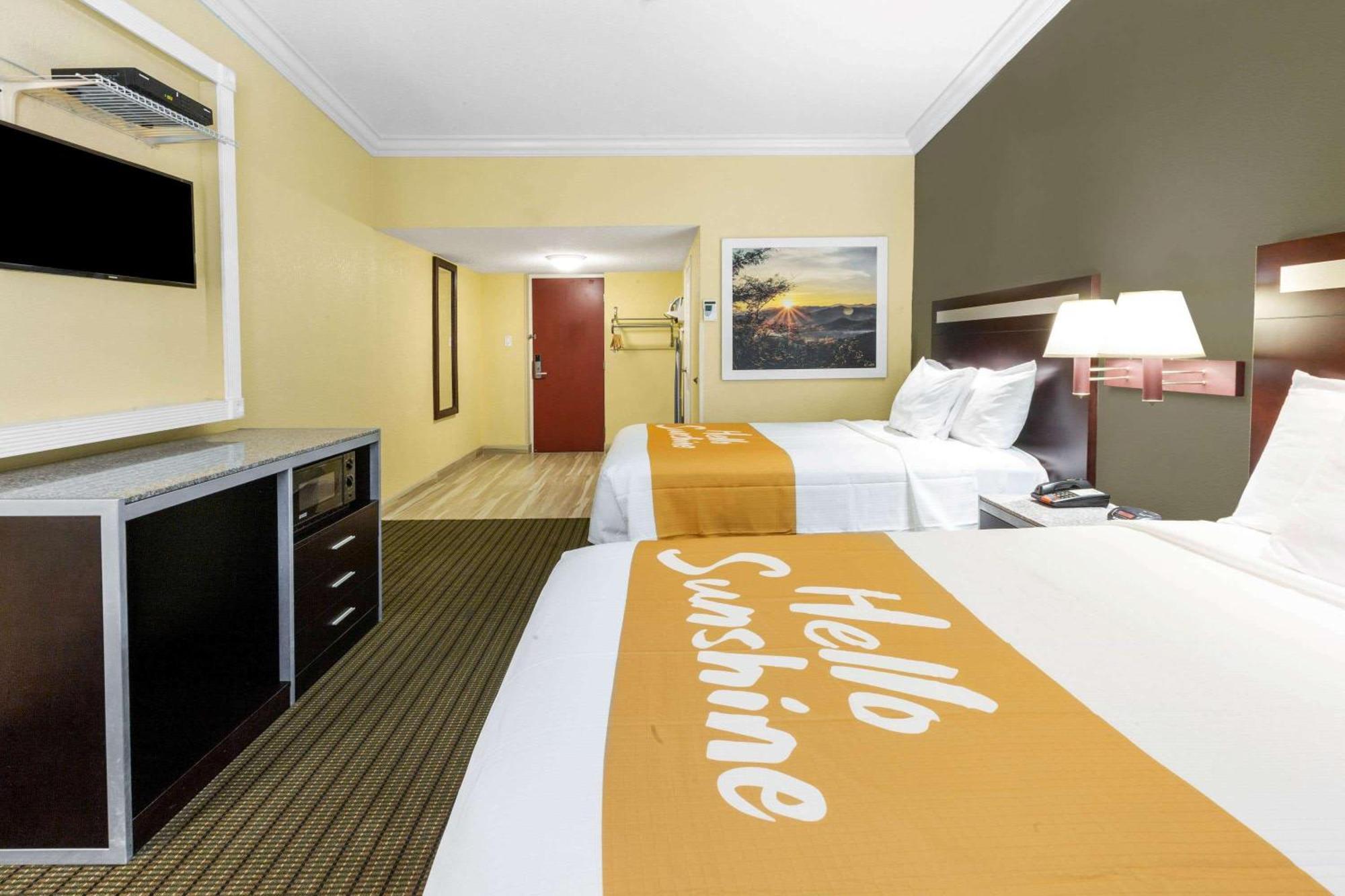 Days Inn By Wyndham Nanuet / Spring Valley Esterno foto